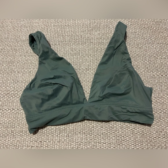 Victoria Secret bralette. Size XS. Super comfy. - Picture 1 of 5